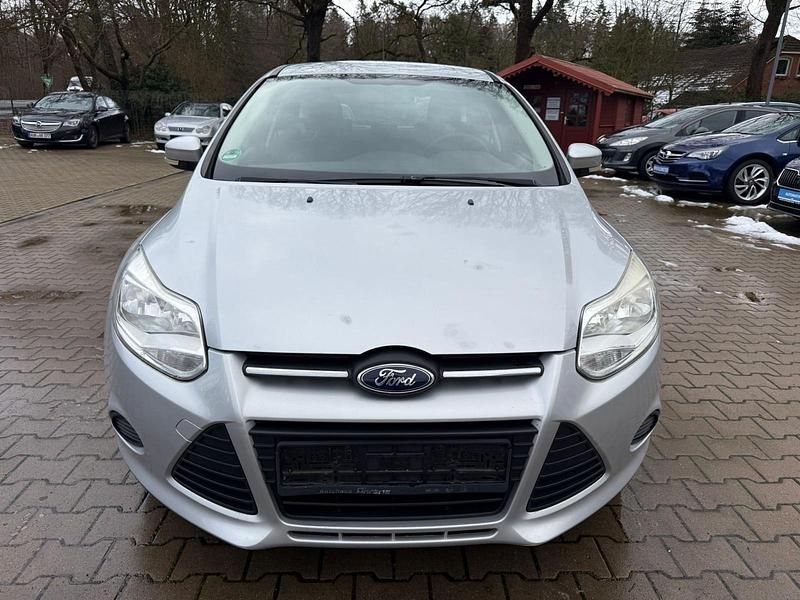 Gebraucht Ford Focus Trend 116 PS (85 kW) 2012 Silber Limousine