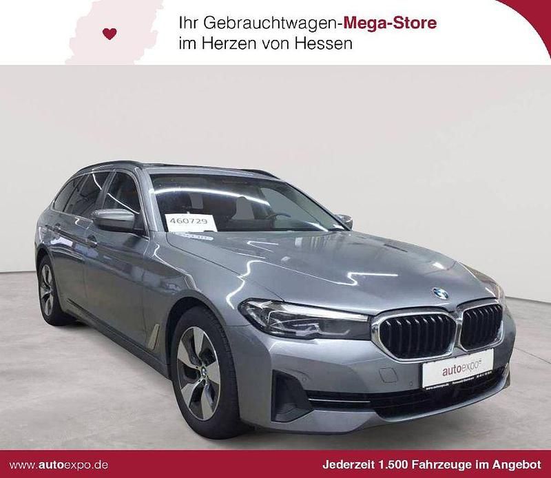 Skyscraper grau metallic Gebraucht 2023 BMW 520 Sport Line Kombi | 25.290 € (Fairer Preis) - Bild 1/4