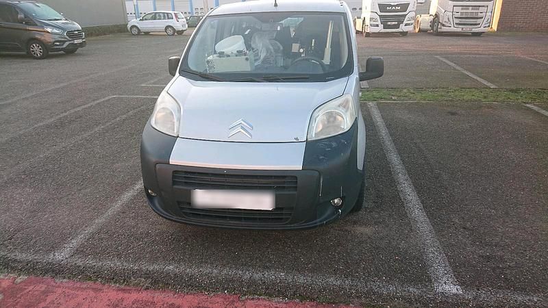 Gebraucht Citroën Nemo 74 PS (54 kW) 2010 Silber Van / Kleinbus