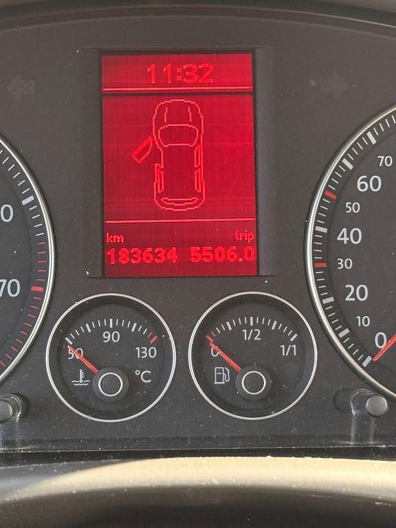 Gebraucht VW Touran Freestyle 140 PS (102 kW) 2010 Schwarz Van / Kleinbus