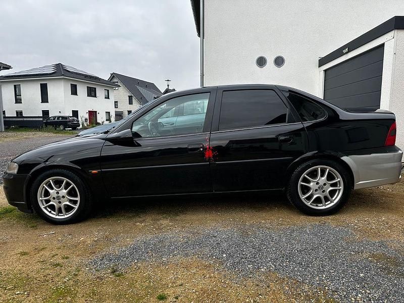 Schwarz Gebraucht 1999 Opel Vectra Sport Limousine | 1.990 € (Fairer Preis) - Bild 1/4