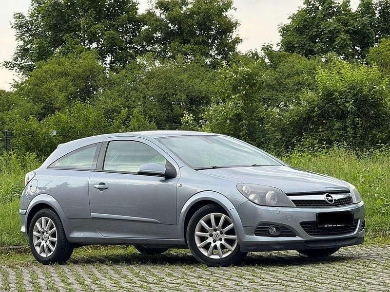 Grau Gebraucht 2008 Opel Astra GTC Limousine | 2.800 € (Guter Preis) - Bild 1/4