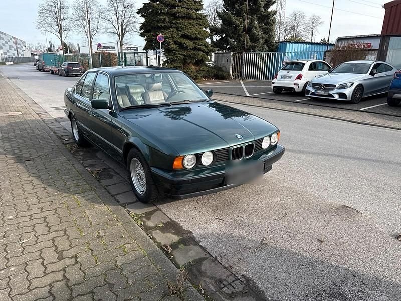 Gebraucht BMW 525 140 PS (102 kW) 1993 Grün Limousine