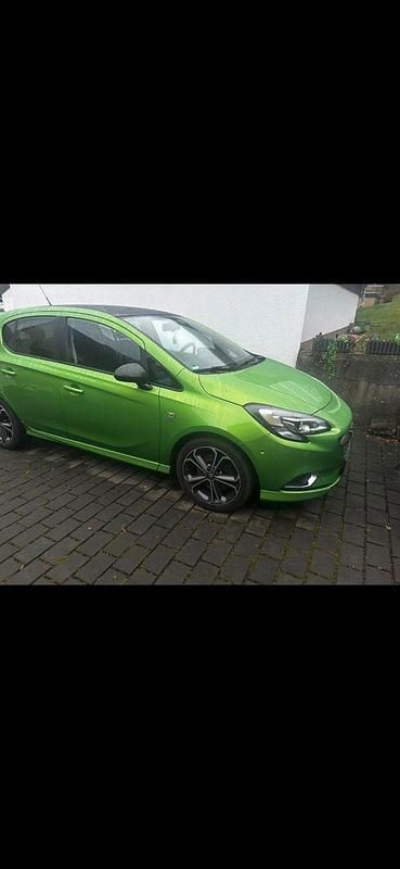 Grün Gebraucht 2015 Opel Corsa Color Edition Kleinwagen | 8.500 € (Fairer Preis) - Bild 1/4