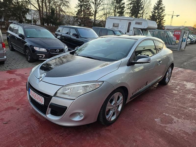 Grau Gebraucht 2009 Renault Mégane III Dynamique Coupé | 2.950 € (Superpreis) - Bild 1/4