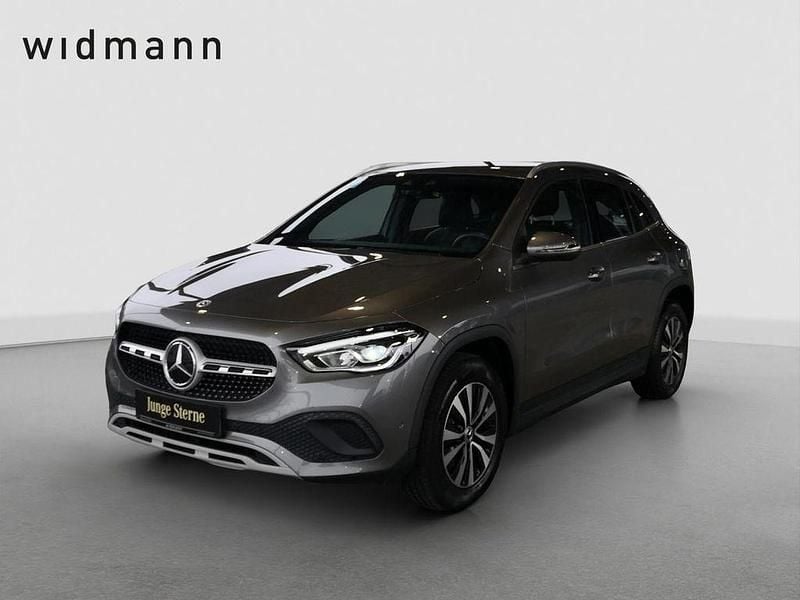 Metalliclack mountaingrau Gebraucht 2020 Mercedes GLA200 Style SUV | 28.850 € (Guter Preis) - Bild 1/4