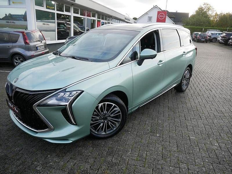 Gebraucht DFSK Forthing 4 177 PS (130 kW) 2026 Grün Van / Kleinbus