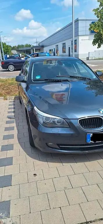 Gebraucht BMW 520 177 PS (130 kW) 2009 Grau Limousine