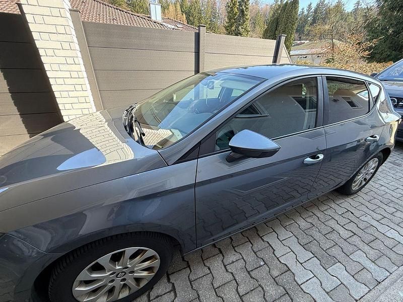 Gebraucht Seat Leon Style 105 PS (77 kW) 2014 Grau Limousine