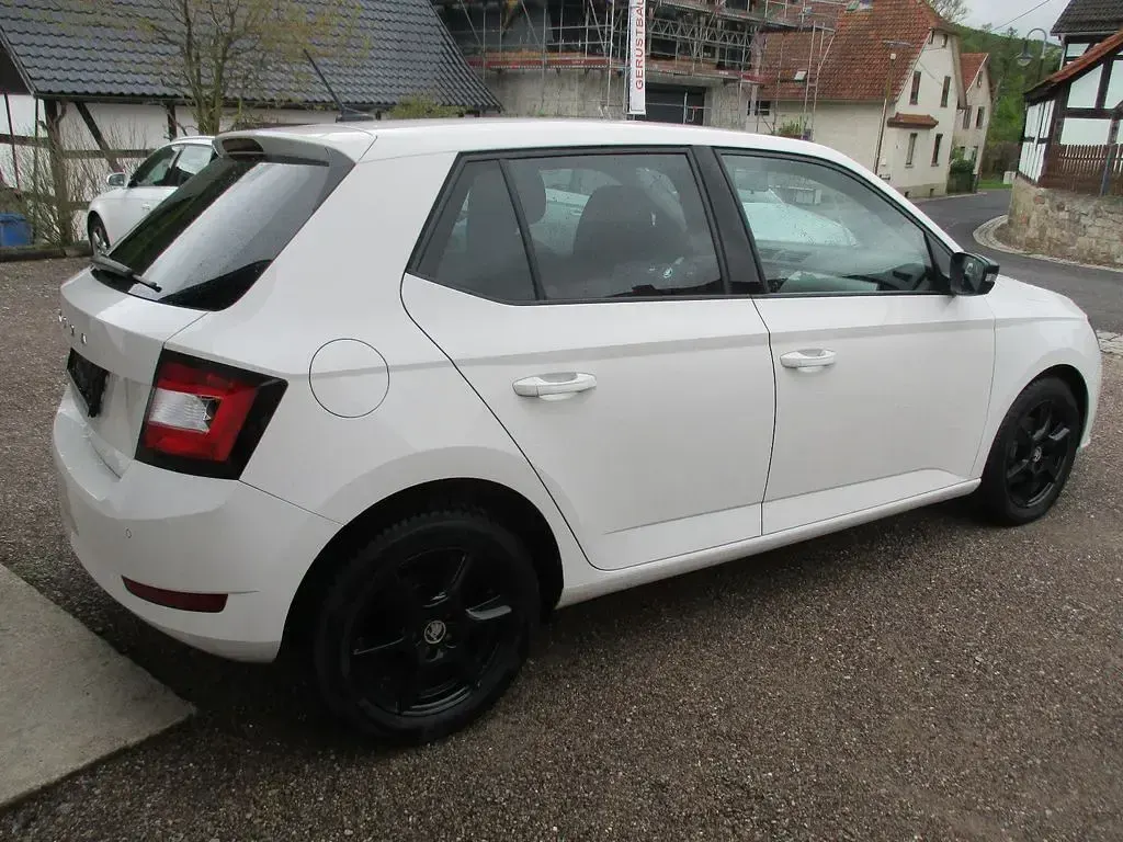 Gebraucht Skoda Fabia 95 PS (69 kW) 2021 Weiß Kleinwagen