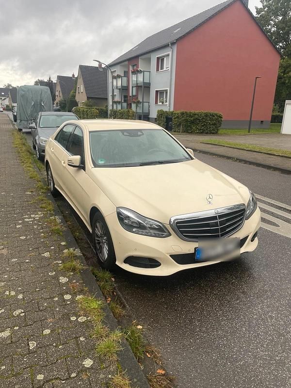 Gebraucht 2015 Mercedes E220 Limousine | 8.000 € (Superpreis) - Bild 1/4