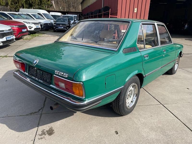 Gebraucht BMW 525 150 PS (110 kW) 1977 Grün Limousine