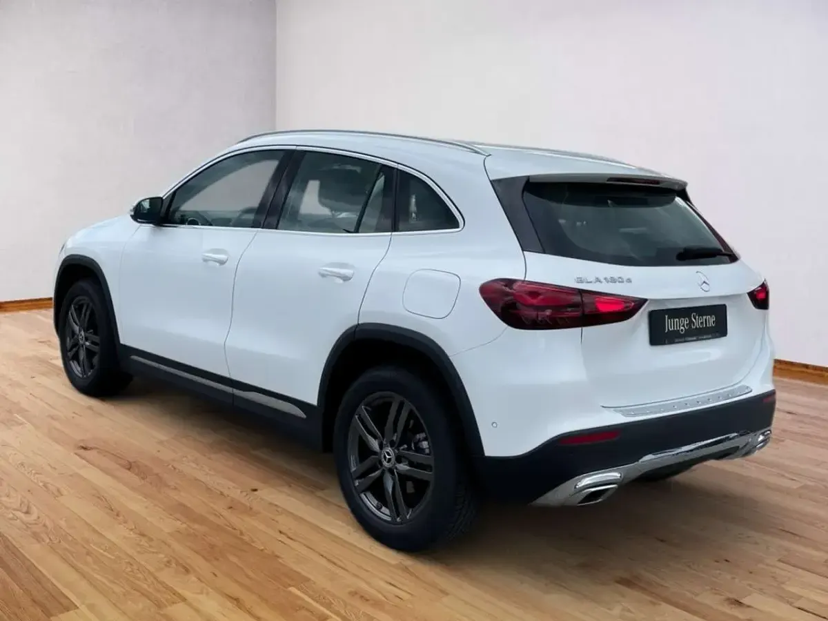 Gebraucht Mercedes GLA180 Progressive 116 PS (85 kW) 2025 Polarweiß uni SUV