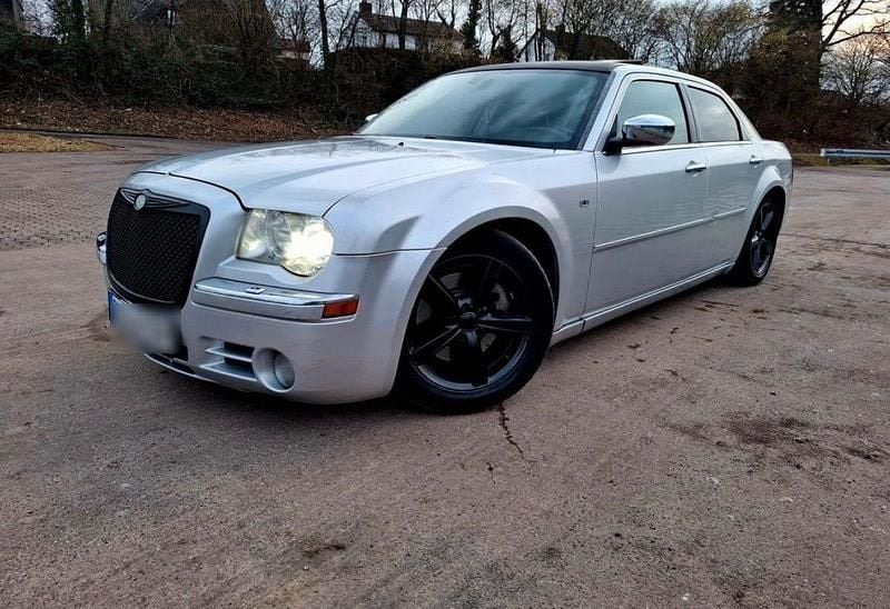 Silber Gebraucht 2007 Chrysler 300C Limousine | 3.500 € (Superpreis) - Bild 1/3