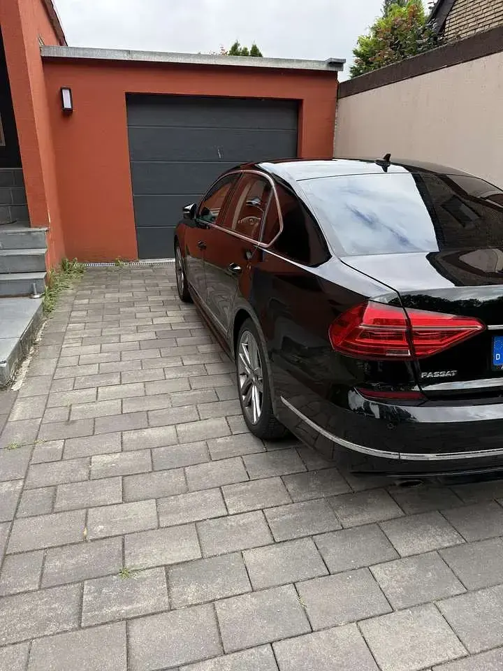 Gebraucht VW Passat Highline 179 PS (131 kW) 2016 Schwarz Limousine