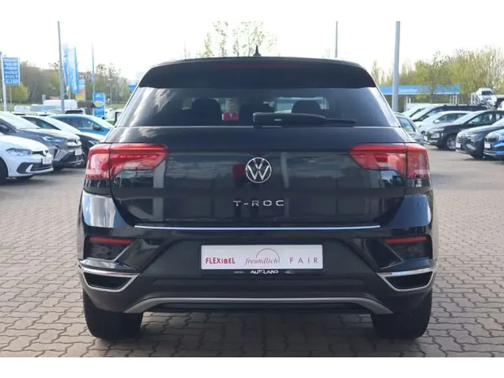 Gebraucht VW T-Roc Active 116 PS (85 kW) 2022 Deep black perleffekt (metallic) SUV