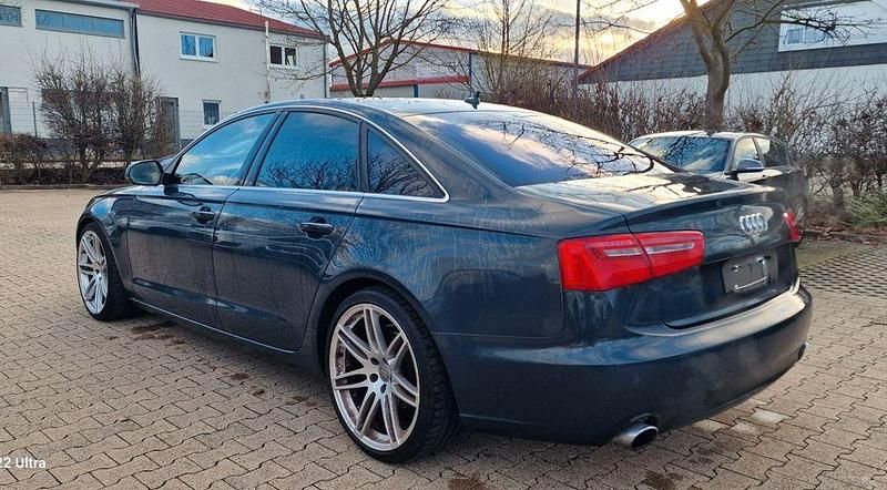Gebraucht Audi A6 Ambiente 204 PS (150 kW) 2011 Blau Limousine