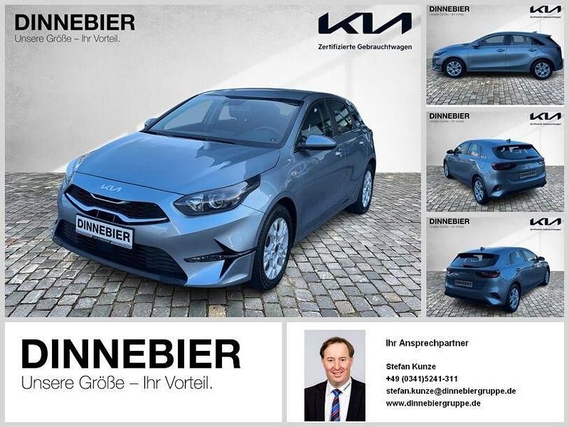 Lunarsilber met Gebraucht 2023 Kia Ceed Vision Limousine | 23.690 € (Fairer Preis) - Bild 1/4