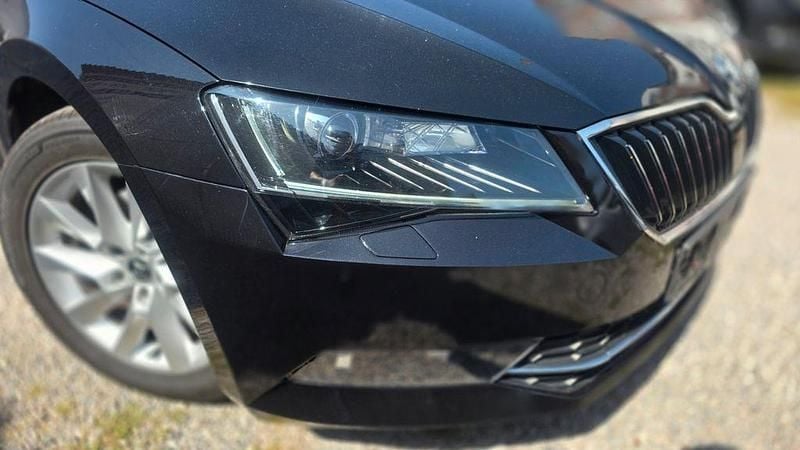 Schwarz Gebraucht 2015 Skoda Superb Style Limousine | 12.999 € (Superpreis) - Bild 1/4