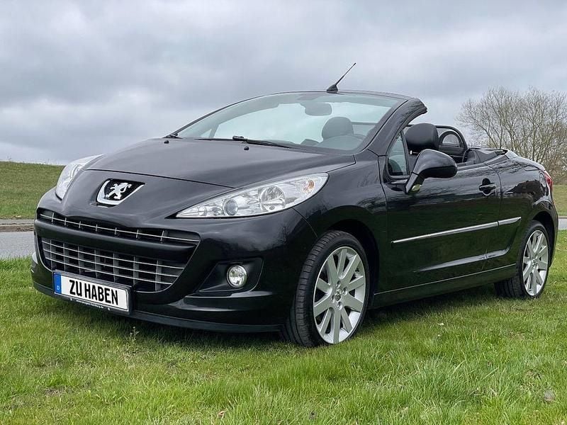 Schwarz Gebraucht 2011 Peugeot 207 CC Platinum Cabrio | 7.500 € (Etwas zu teuer) - Bild 1/4