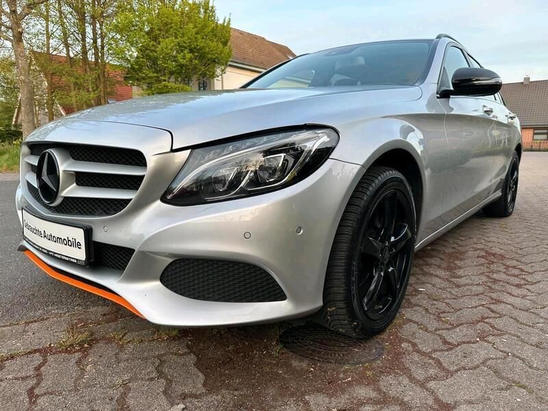 Silber Gebraucht 2015 Mercedes C200 Exclusive Kombi | 11.450 € - Bild 1/4