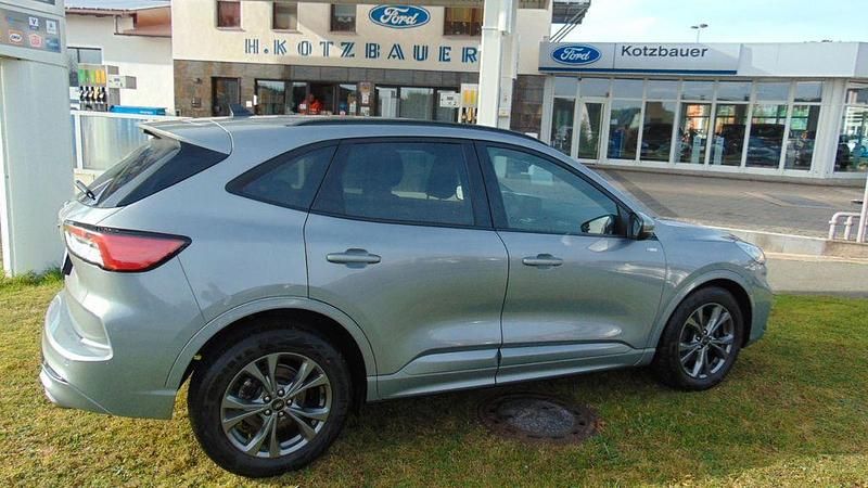 Gebraucht Ford Kuga ST-Line X 150 PS (110 kW) 2023 Silber SUV