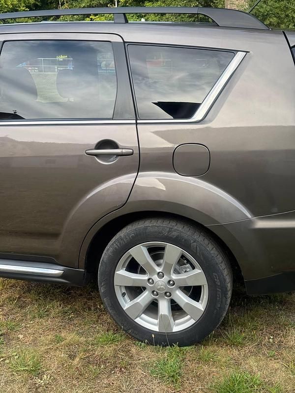 Gebraucht Mitsubishi Outlander 177 PS (130 kW) 2012 Braun SUV