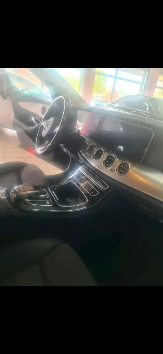 Gebraucht Mercedes E220 194 PS (142 kW) 2016 Schwarz Kombi