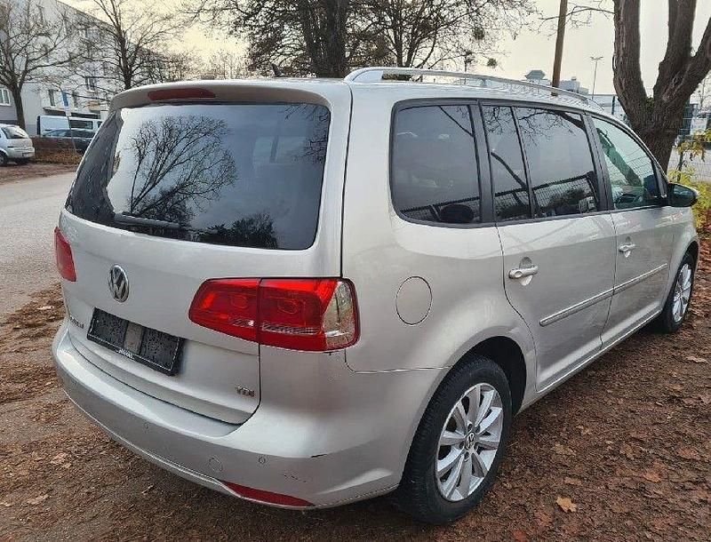 Gebraucht VW Touran Highline 105 PS (77 kW) 2010 Silber Van / Kleinbus