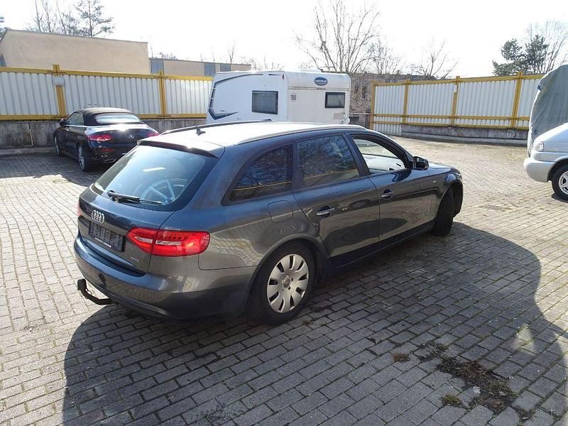 Gebraucht Audi A4 S-Line 177 PS (130 kW) 2015 Grau Kombi