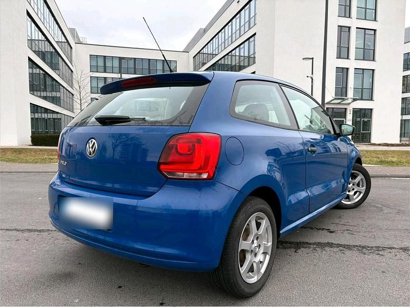 Gebraucht VW Polo Comfortline 60 PS (44 kW) 2011 Blau Kleinwagen