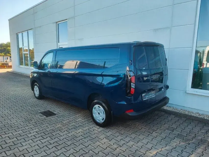 Uusi Ford Transit Custom Trend 150 HP (110 kW) 2026 Sininen Sedan