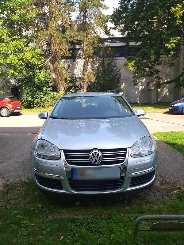 Silber Gebraucht 2009 VW Golf VI Comfortline Kombi | 4.800 € (Teuer) - Bild 1/4