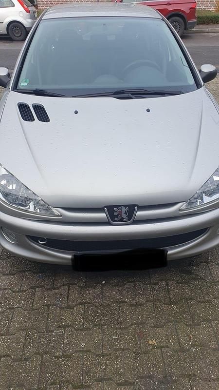 Silber Gebraucht 2006 Peugeot 206 Kleinwagen | 1.250 € (Guter Preis) - Bild 1/4