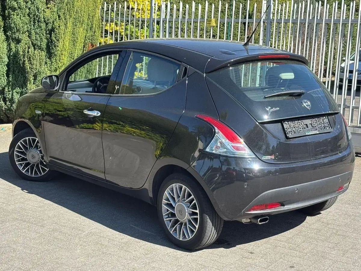 Brugt Lancia Ypsilon 69 HK (50 kW) 2012 Sort Hatchback