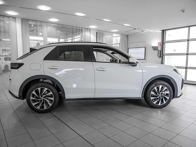 Neu VW T-Roc Life 116 PS (85 kW) 2026 Pure white SUV