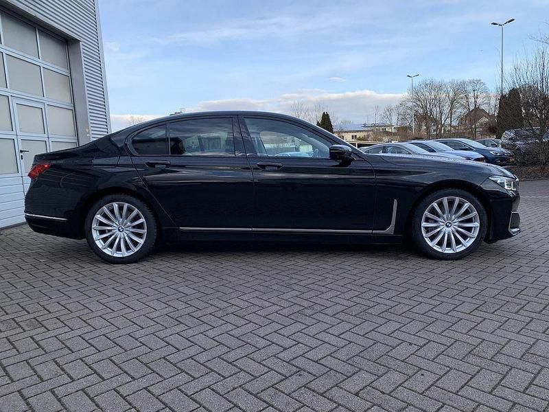 Gebraucht BMW 740 340 PS (250 kW) 2022 Schwarz Limousine