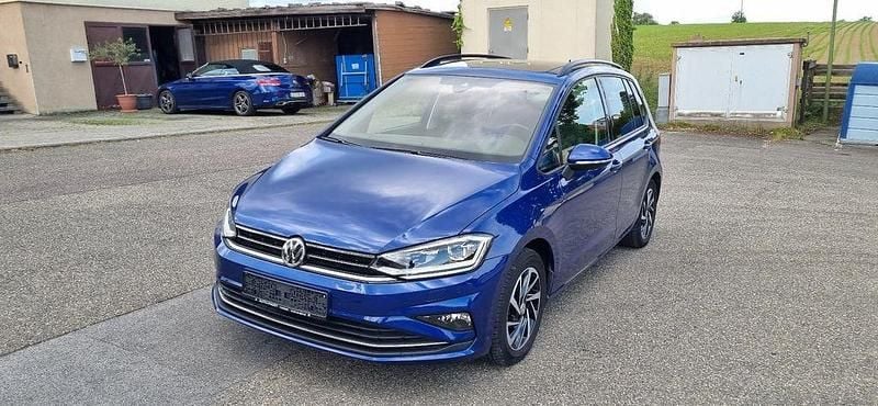 Blau Gebraucht 2018 VW Golf Sportsvan Join Van / Kleinbus | 19.999 € (Fairer Preis) - Bild 1/4