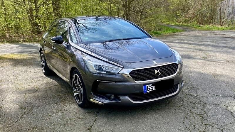 Silber Gebraucht 2017 DS Automobiles DS5 Business Class Kleinwagen | 8.500 € (Superpreis) - Bild 1/4