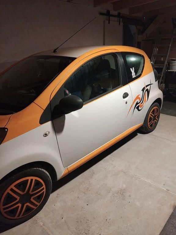 Weiß Gebraucht 2009 Citroën C1 Advance Kleinwagen | 1.900 € (Fairer Preis) - Bild 1/4