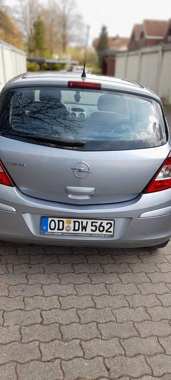 Gebraucht Opel Corsa 80 PS (58 kW) 2009 Silber Kleinwagen