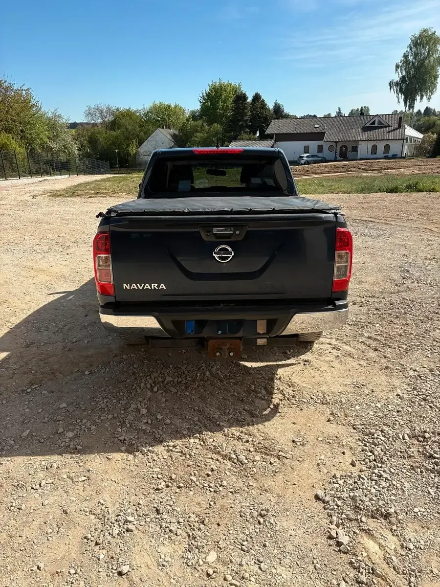Gebraucht Nissan Navara N-Connecta 190 PS (139 kW) 2017 Blau Pickup
