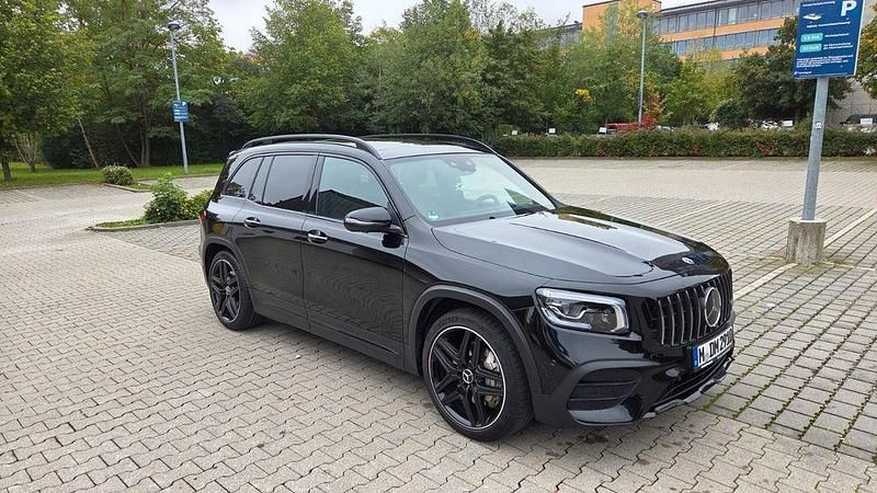 Schwarz Gebraucht 2020 Mercedes GLB35 AMG SUV | 40.100 € (Fairer Preis) - Bild 1/4