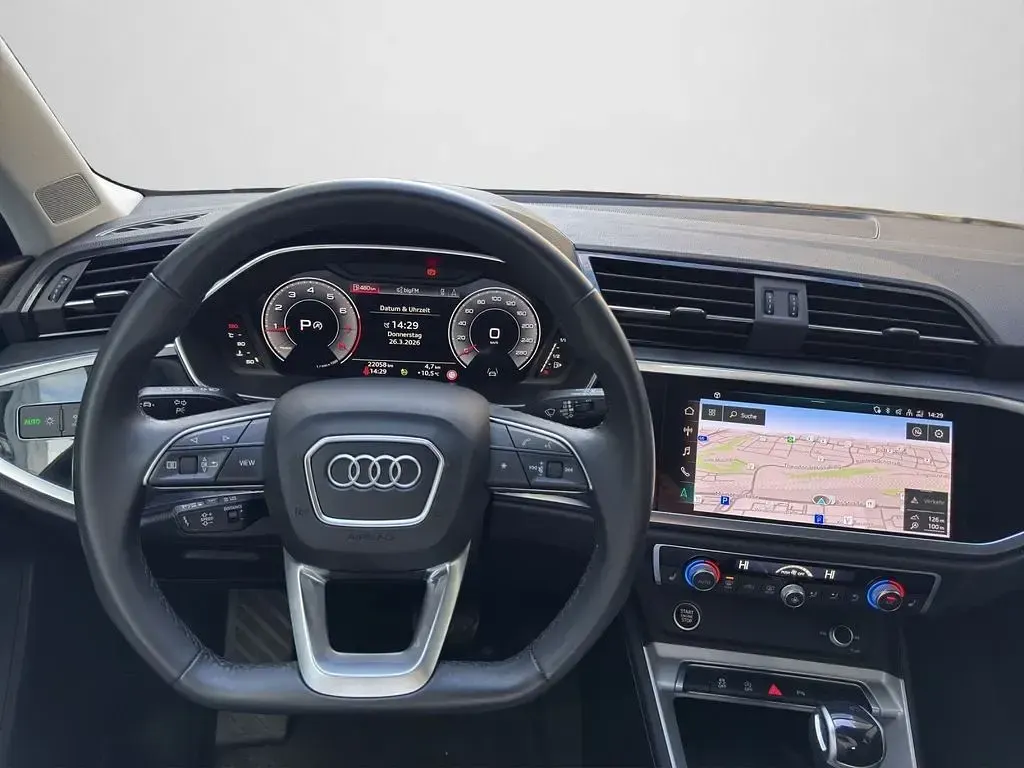 Gebraucht Audi Q3 Ambiente 245 PS (180 kW) 2023 Chronosgrau metallic SUV