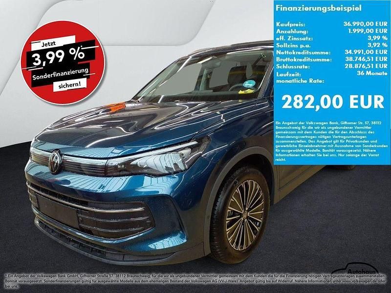 Night blue (blau) Gebraucht 2024 VW Tiguan Life SUV | 36.990 € (Fairer Preis) - Bild 1/4