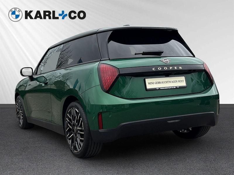 Gebraucht Mini Cooper Favoured 135 kW (184 PS) 2025 Gruen Kleinwagen
