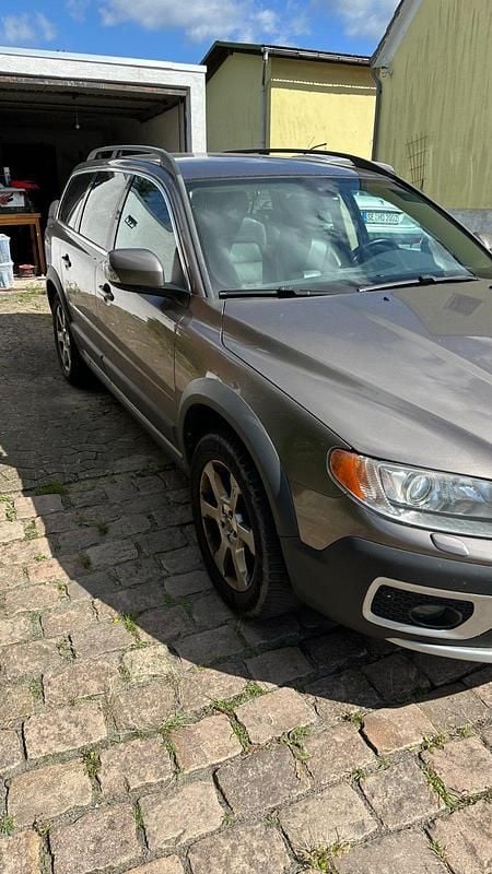 Andere farben Gebraucht 2009 Volvo XC70 Summum SUV | 9.950 € (Fairer Preis) - Bild 1/4