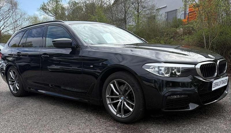Gebraucht BMW 520 M Sport 190 PS (139 kW) 2019 Black sapphire metallic Kombi