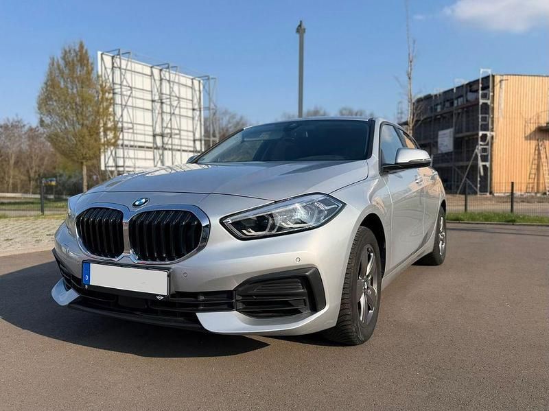 Gebraucht BMW 118 Advantage 140 PS (102 kW) 2020 Silber Kleinwagen
