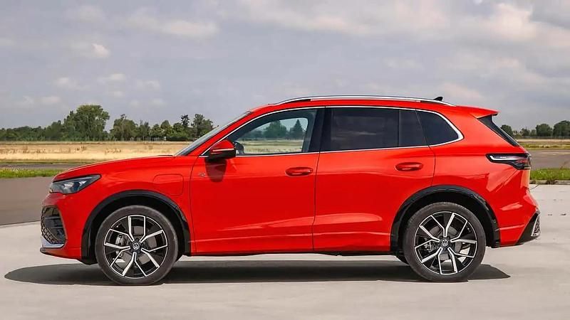 Neu VW Tiguan Elegance 204 PS (150 kW) 2025 Waehlbar SUV